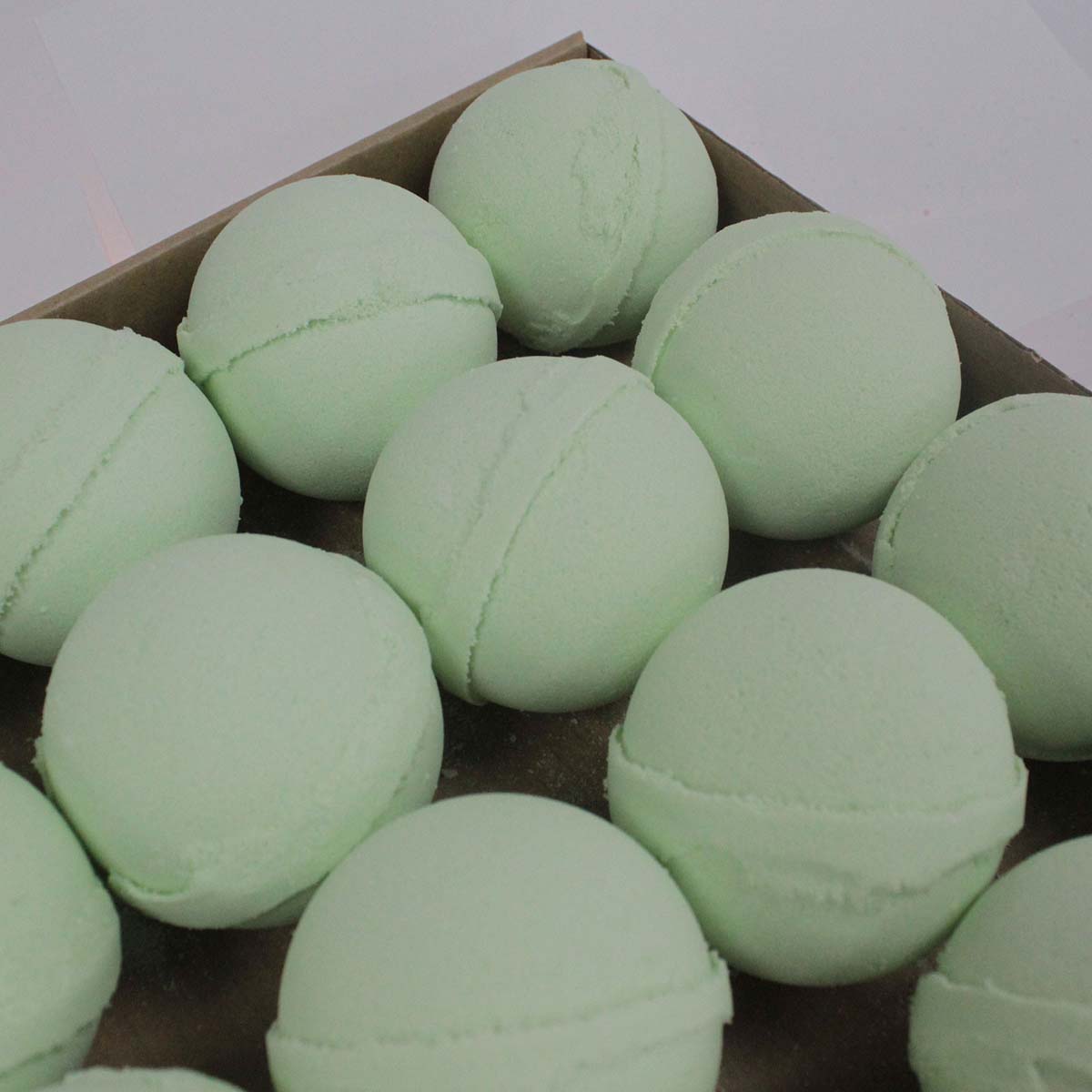 Lemon Eucalyptus - Jumbo Bath Bomb1