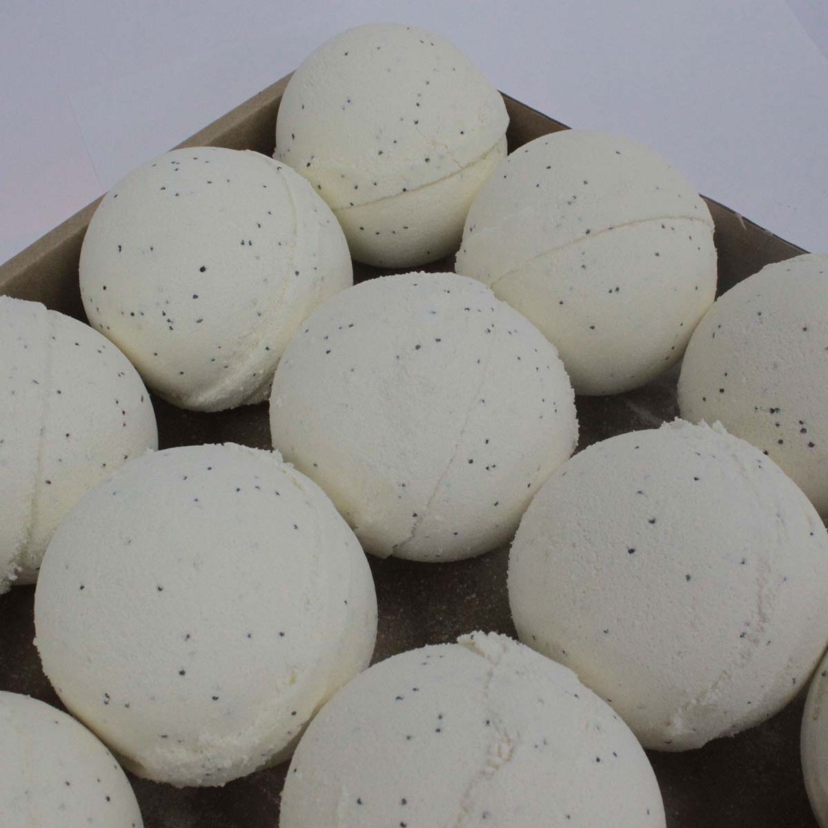 Simply Vanilla - Jumbo Bath Bomb2