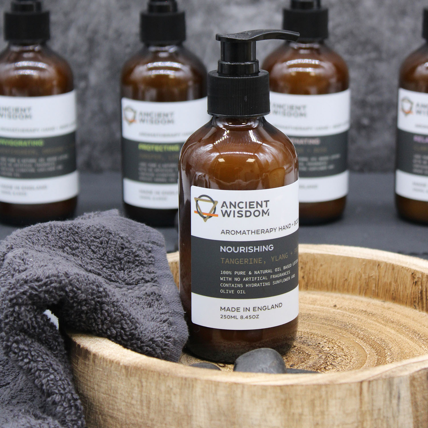 Rejuvenating Sandalwood & Rose Hand & Body Lotion - 250ml4