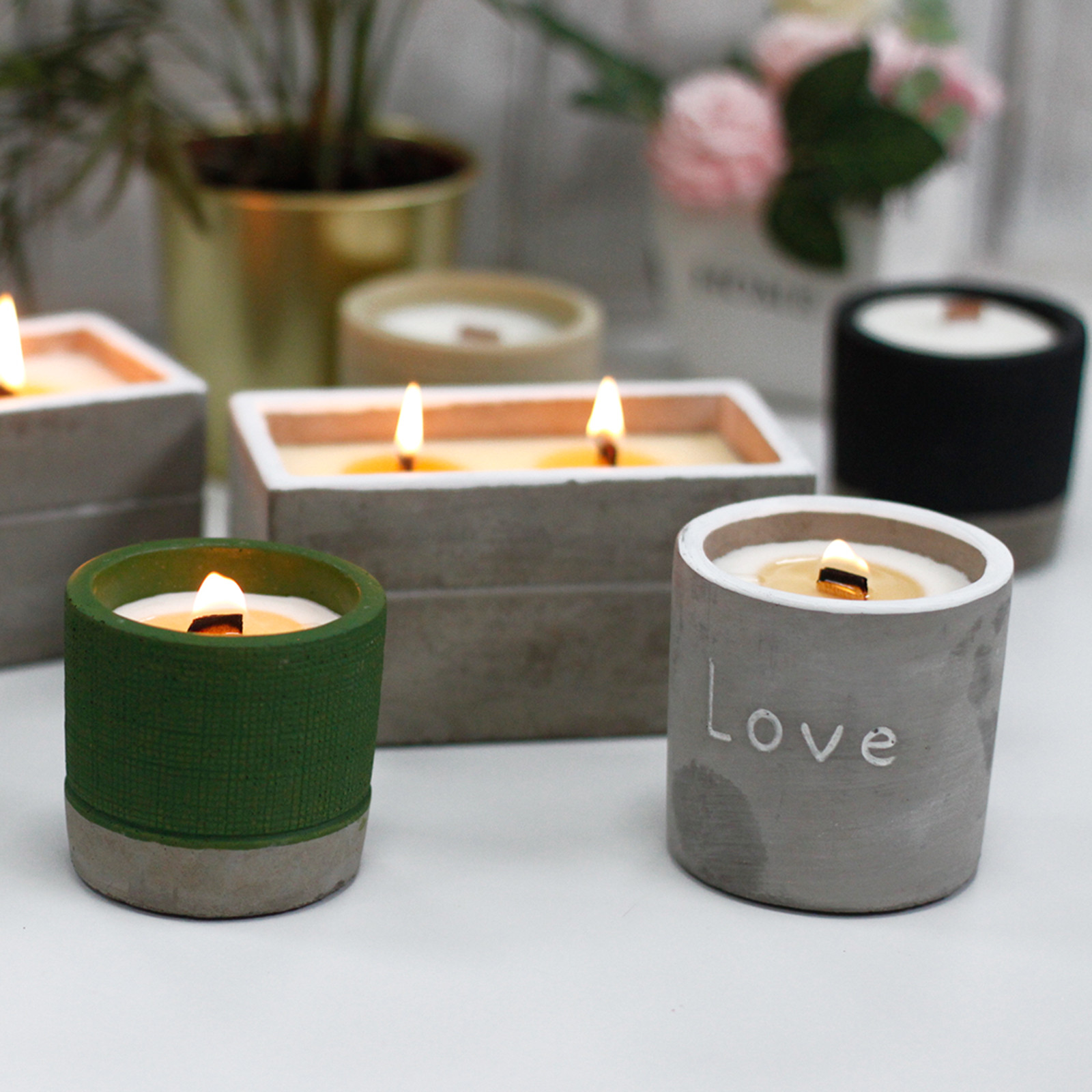 Large Round Crushed Vanilla & Orange Concrete Candle with Wooden Wick2