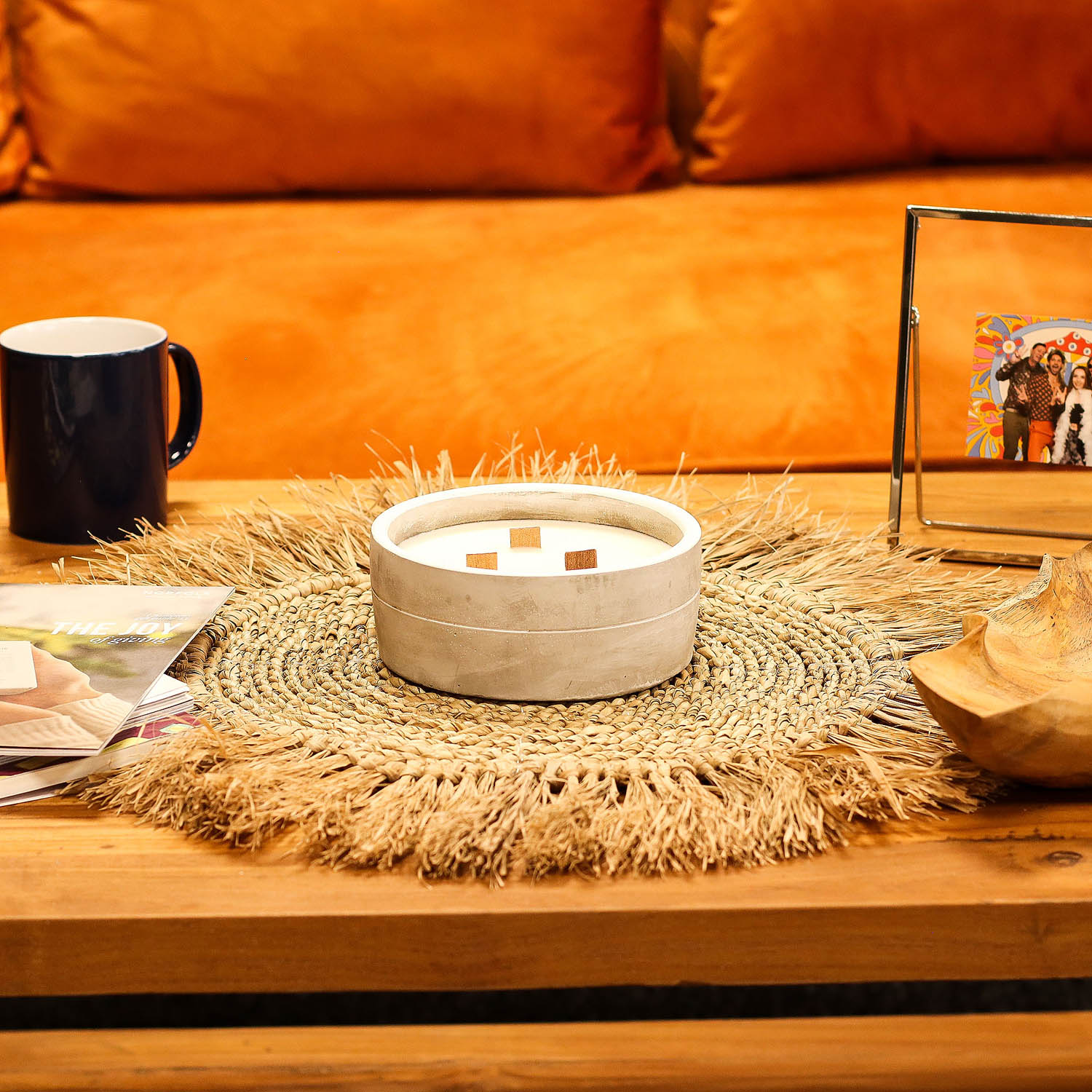 Large Round Crushed Vanilla & Orange Concrete Candle with Wooden Wick3