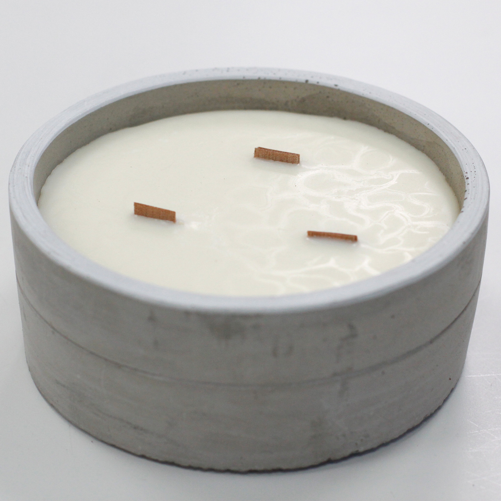 Large Round Patchouli & Dark Amber Concrete Candle with Wooden Wick
