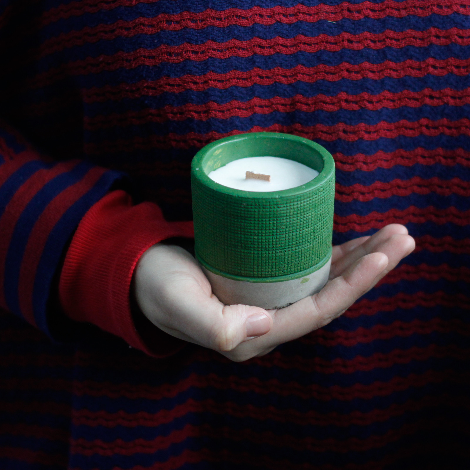 Coffee in the Club Concrete Candle Pot with Wooden Wick3