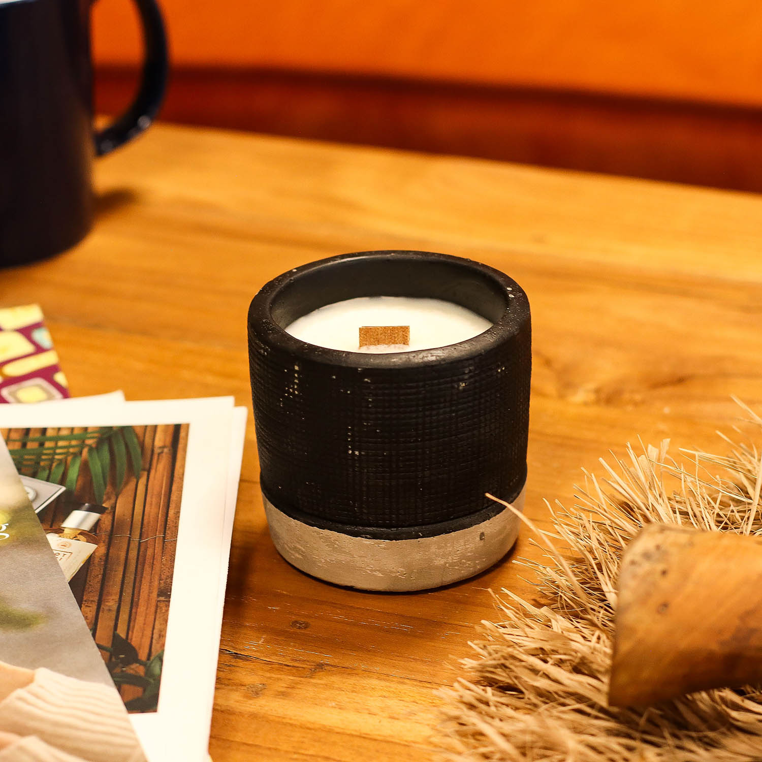 Brandy Butter Scented Black Concrete Candle Pot with Wooden Wick4
