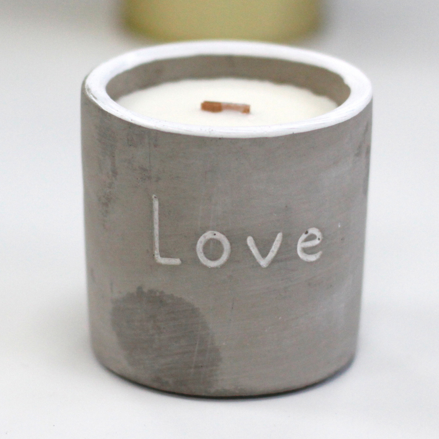 Purple Fig & Cassis Scented Concrete Candle Pot with Wooden Wick2