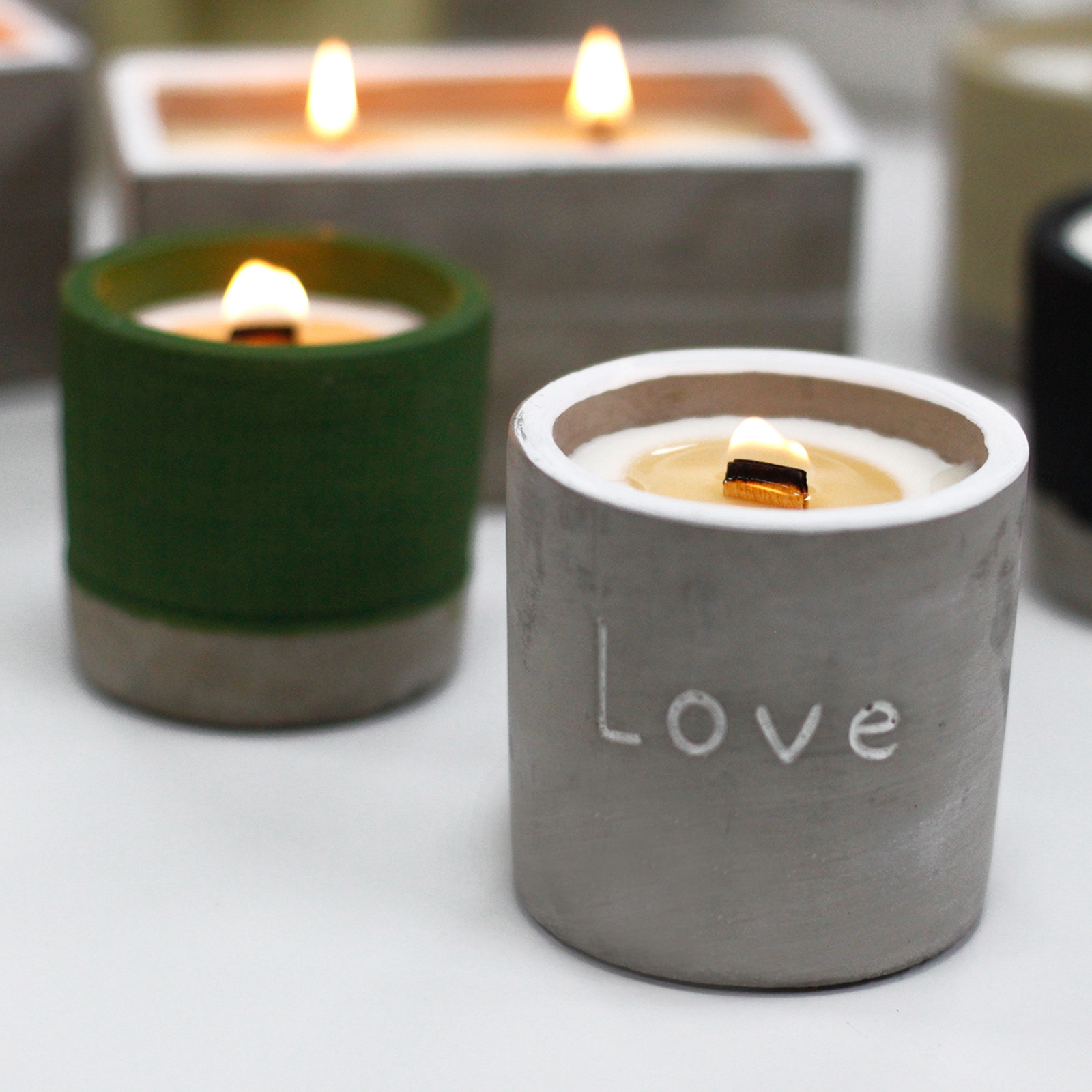Purple Fig & Cassis Scented Concrete Candle Pot with Wooden Wick4