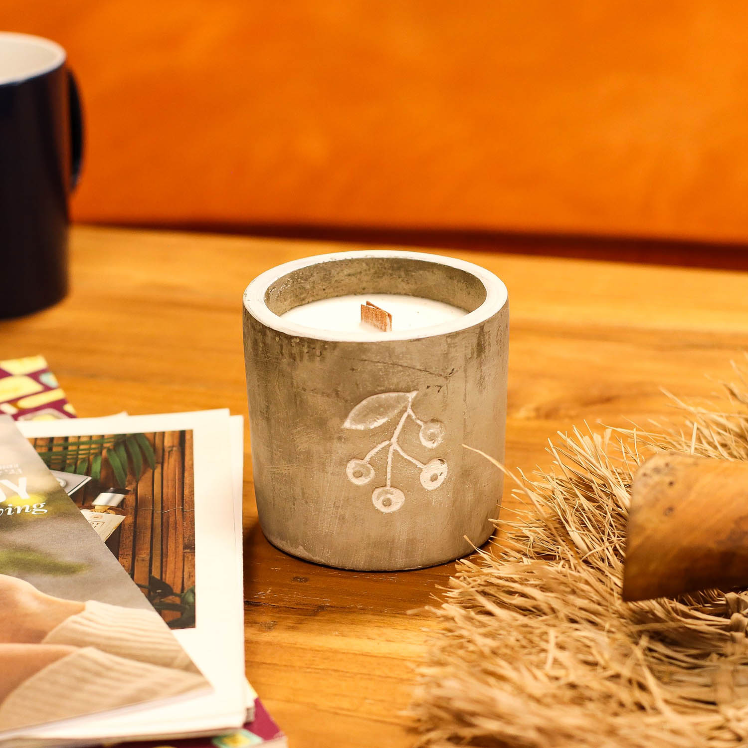 Juniper & Sweet Gin Scented Concrete Candle Pot with Wooden Wick5