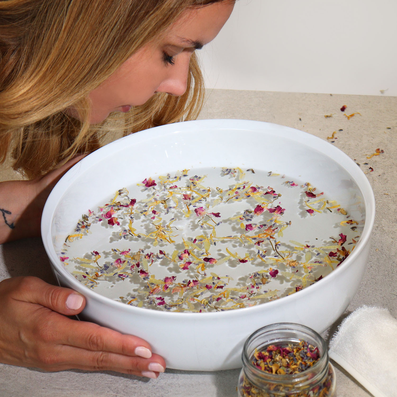 Natural Botanical Facial Steam - Soothe & Purify with Rose & Lavender5