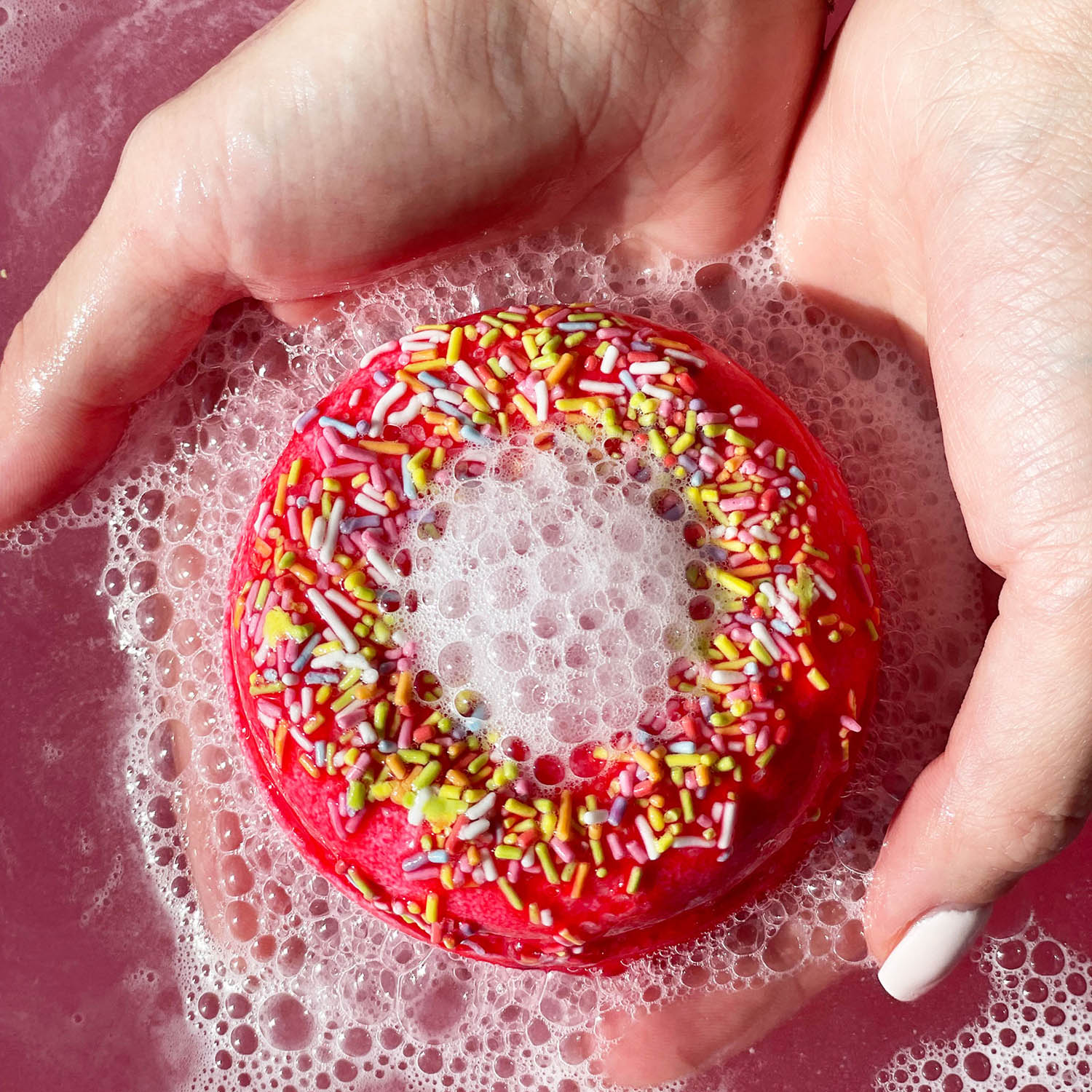 Strawberry & Banana Bath Donut Fizzer (180g)4