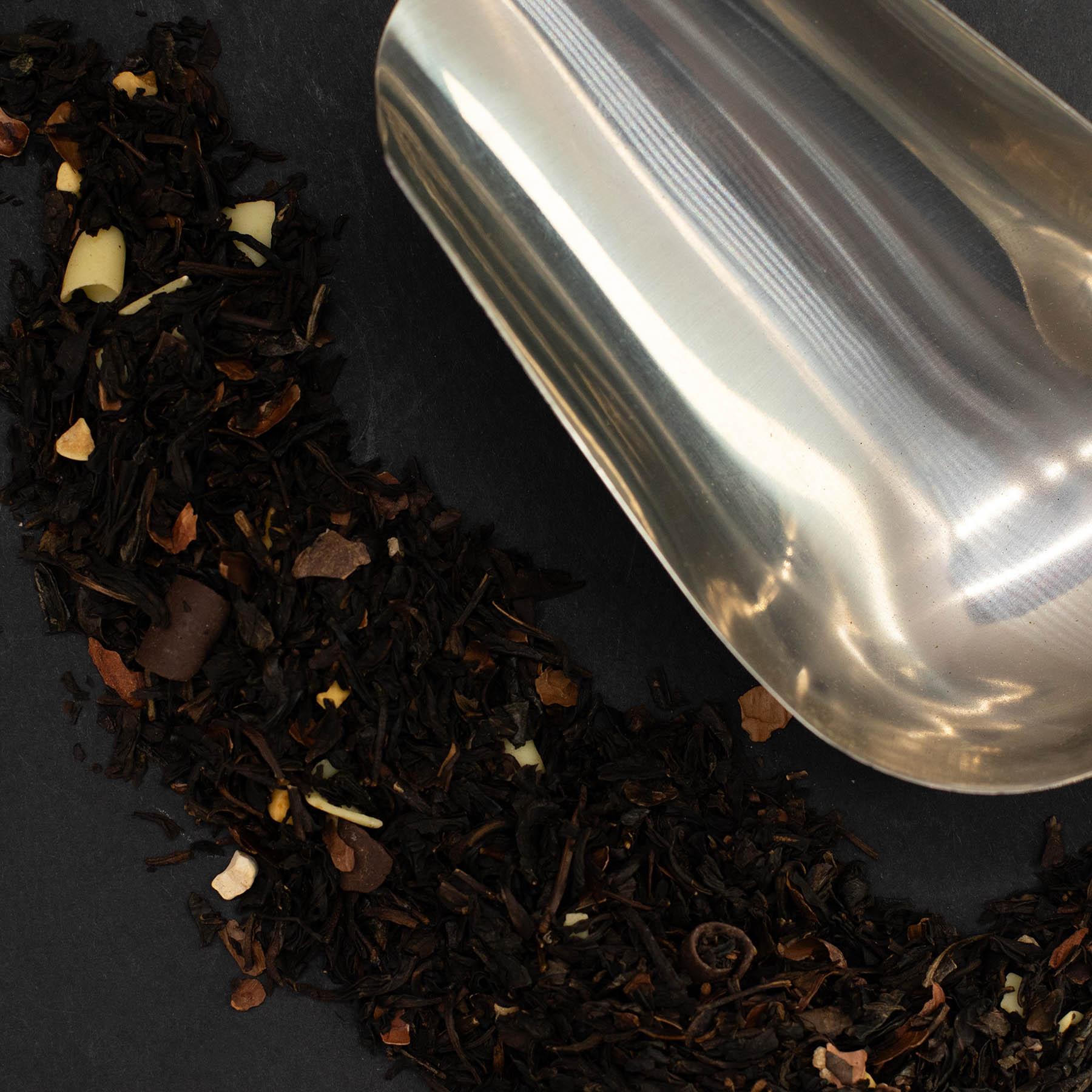 Mandala Leaves Dark Brown Magic Loose Leaf Black Tea – Chocolate & Almond Dessert Blend (50g Tin)4