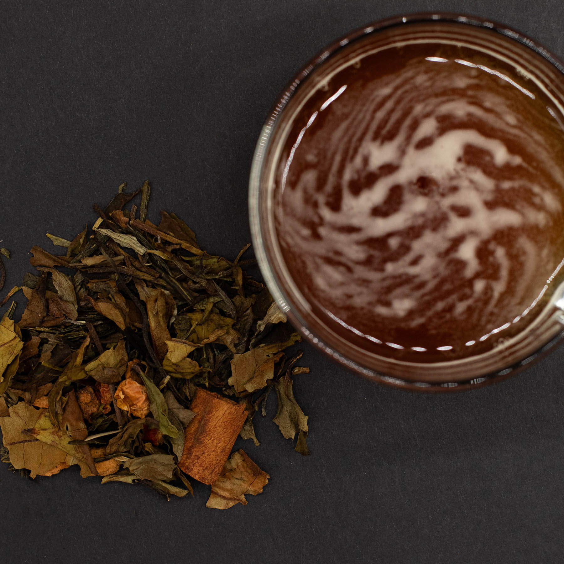 Mandala Leaves Eternal Elixir – Loose Leaf Sencha & White Tea Blend with Cinnamon & Apple (50g Tin)4