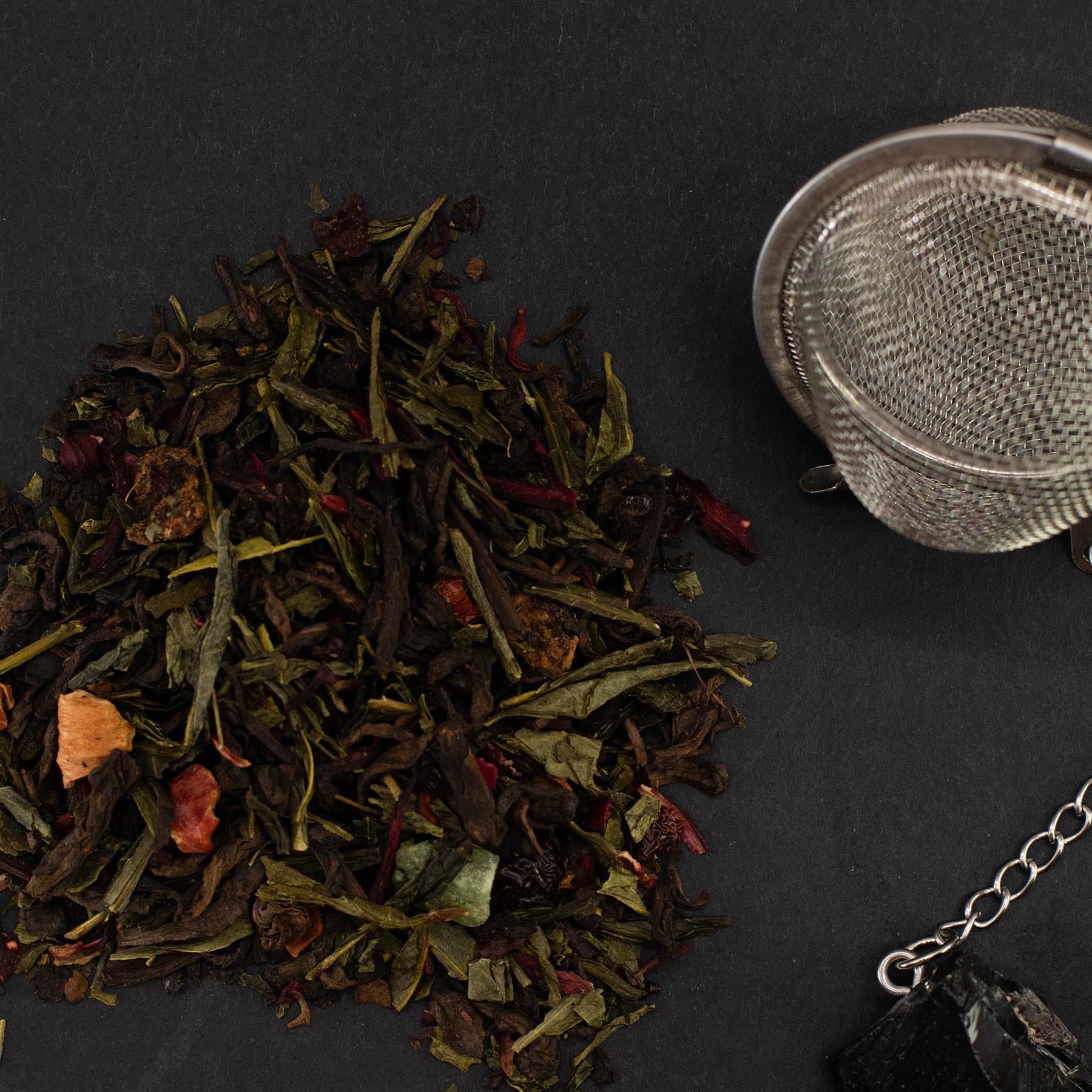 Mandala Leaves Mid-Summer Magic – Loose Leaf Red & Sencha Green Tea Blend (50g Tin)4