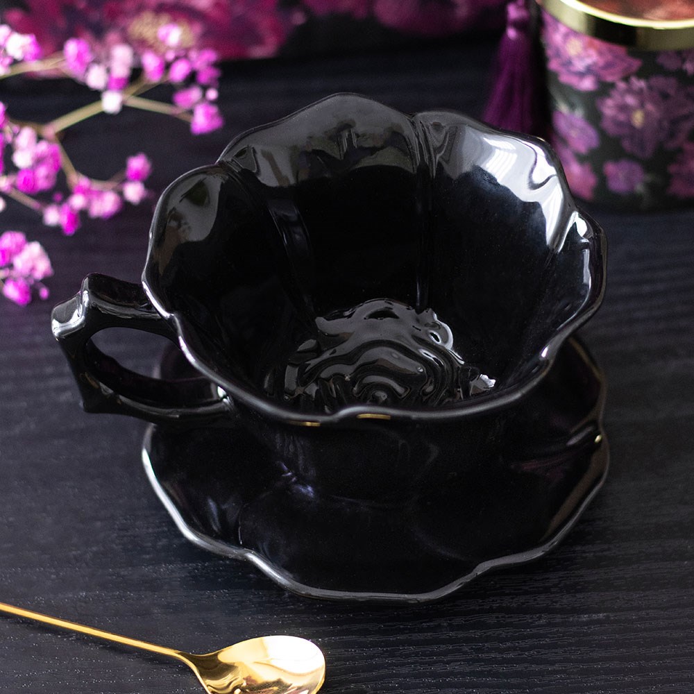 Black Rose Teacup and Saucer3