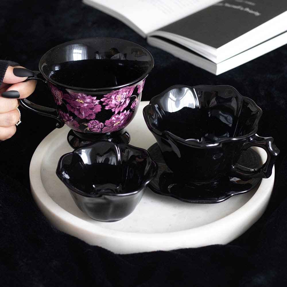 Black Rose Teacup and Saucer4