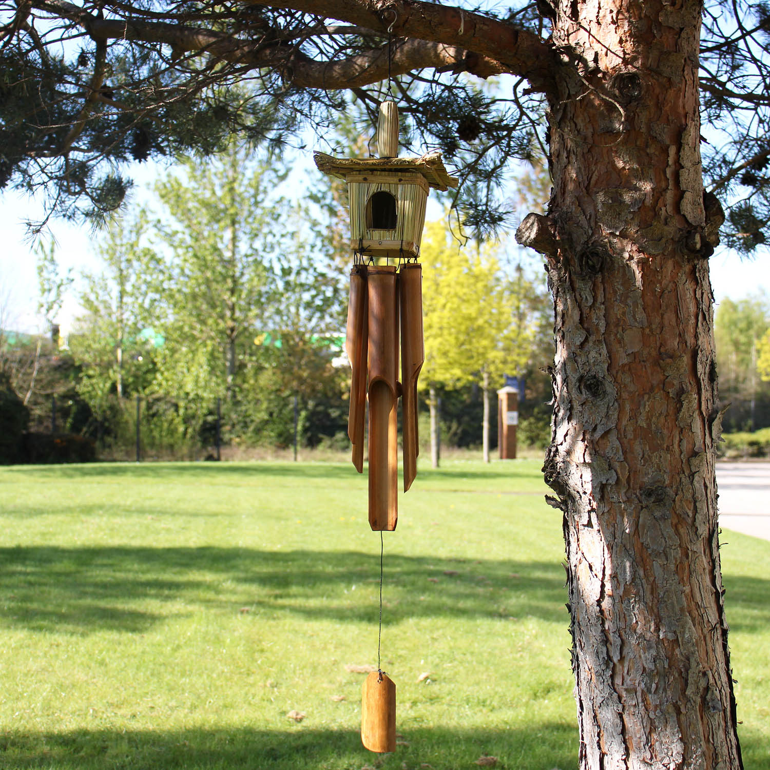 Square Seagrass Bird Box with Bamboo Wind Chimes – Balinese Garden Ornament (49x15cm)3