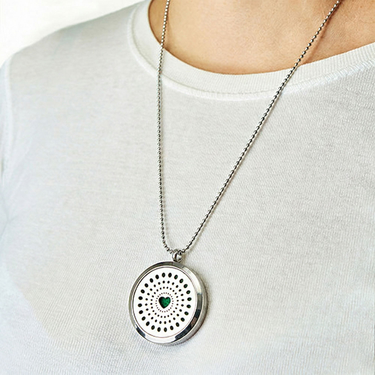 Aromatherapy Diffuser Necklace - Diamonds Heart (30mm Stainless Steel)4