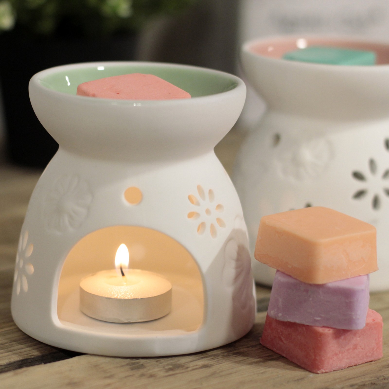Agnes + Cat Ceramic Wax Melt Burner with 4 Soy Wax Melts5