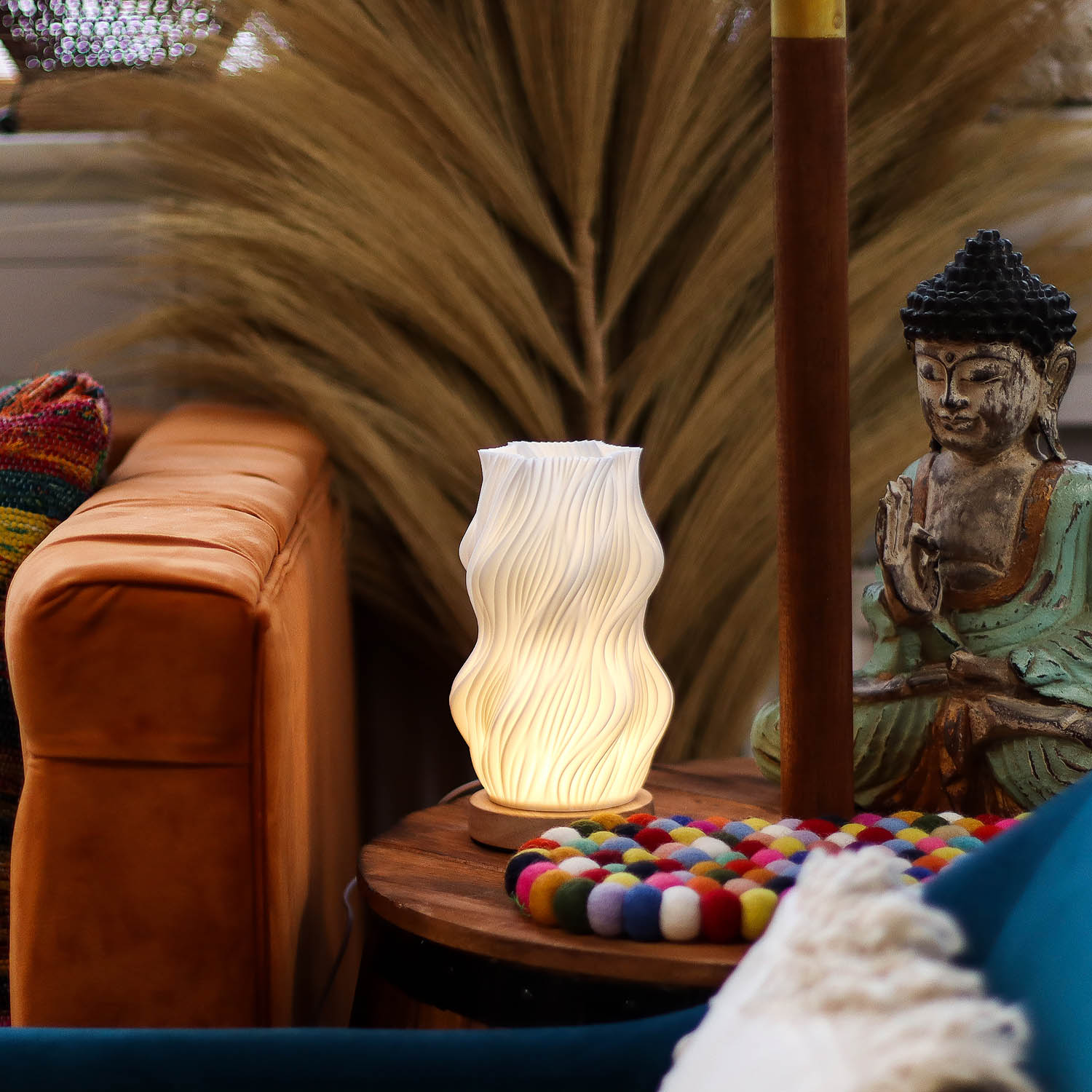 New Wave Star Twisted Table Lamp – Dimmable USB-C Ambient Light with Wooden Base3