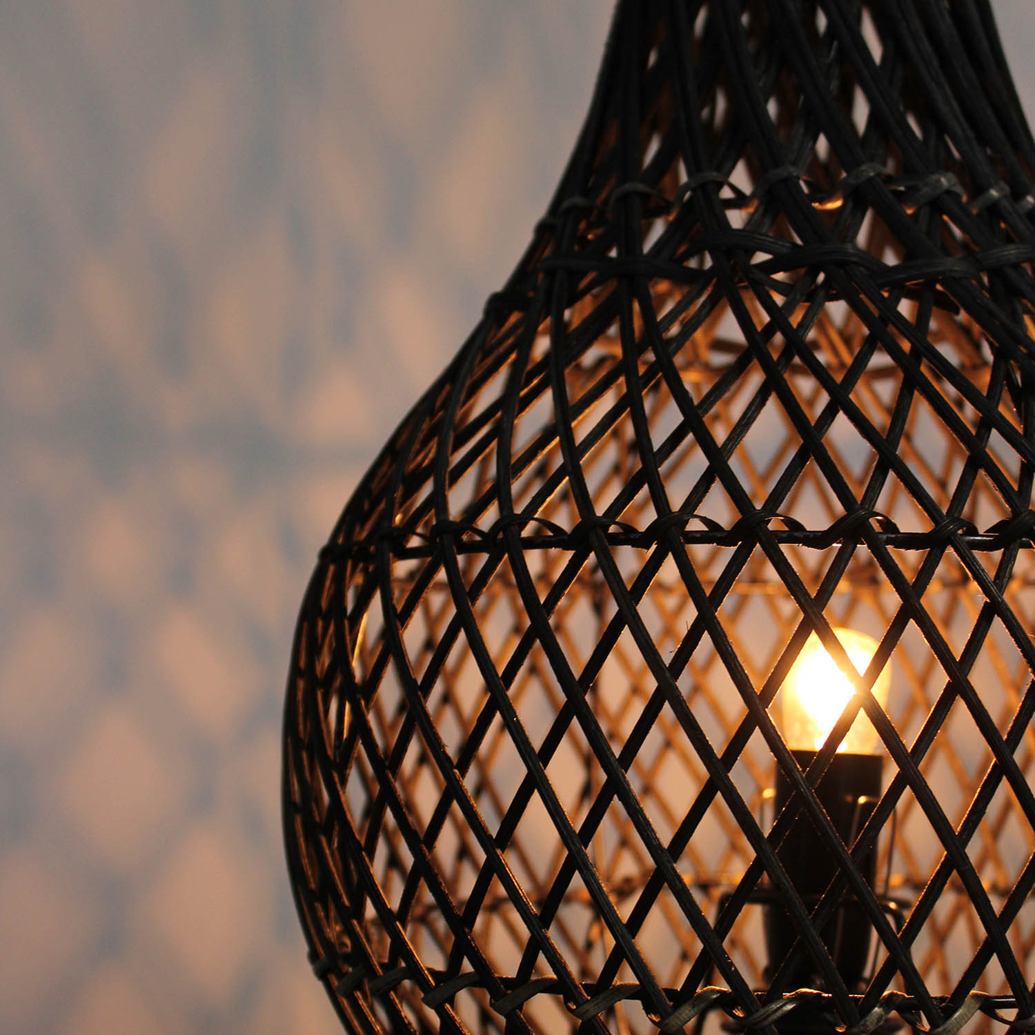 Black Rattan Teardrop Table Lamp6