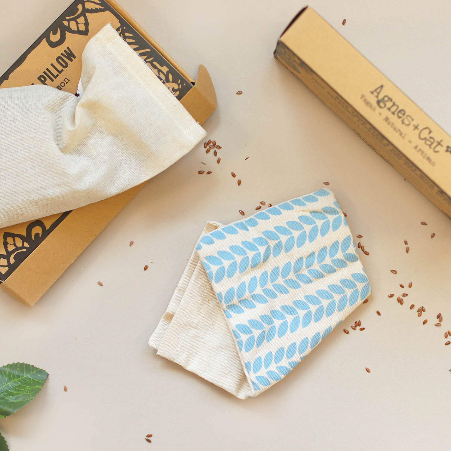 Agnes & Cat Therapeutic Eye Pillow - Calm and Anti-Stress - Chamomile & Cornmint3