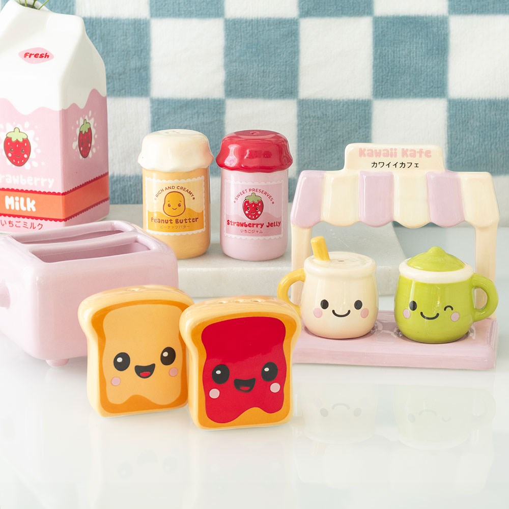 Kawaii Kafe Salt and Pepper Shakers5