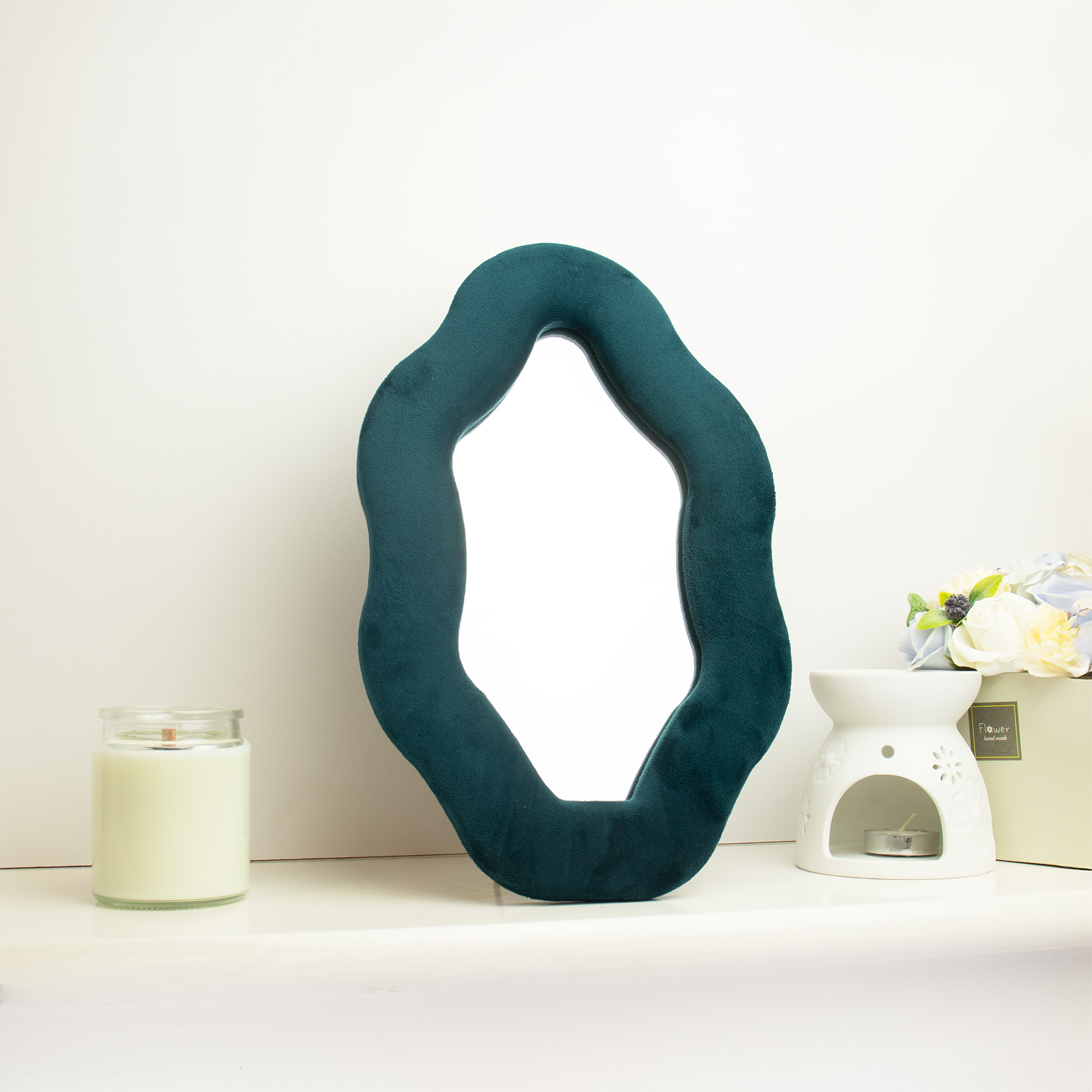 Royal Teal Velvet Scalloped Oval Mirror - 20.5x32.5cm1