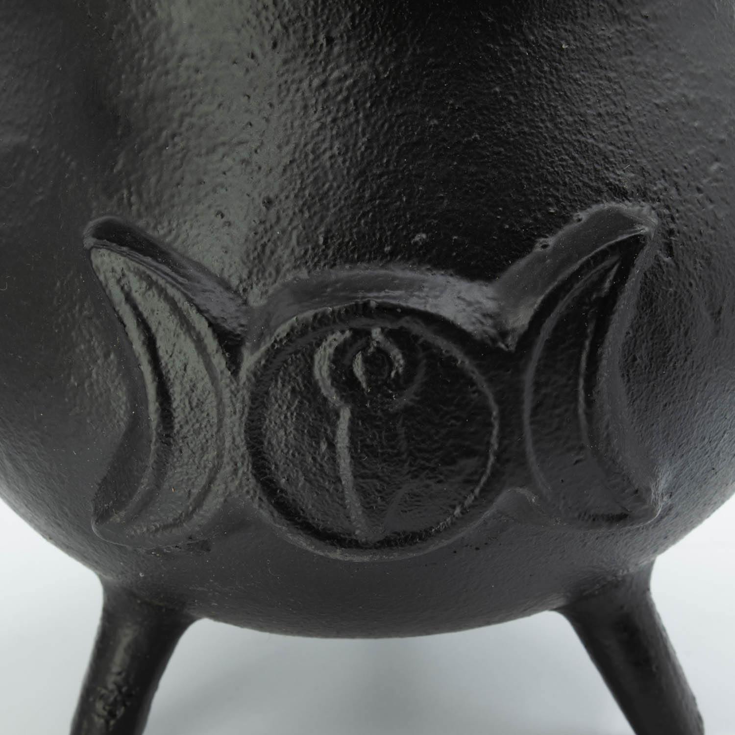 Extra Huge Cast Iron Triple Moon Cauldron with Lid (23cm)3