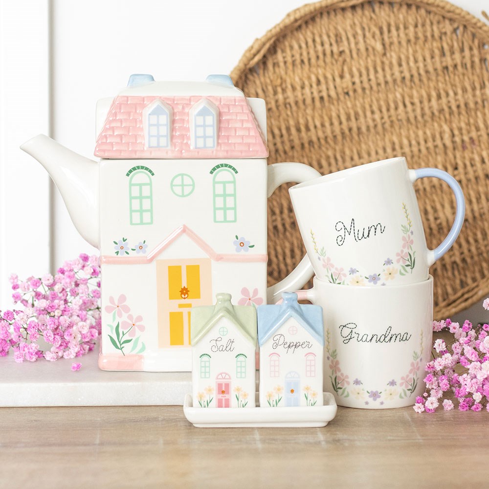 Pastel House Salt and Pepper Shakers5
