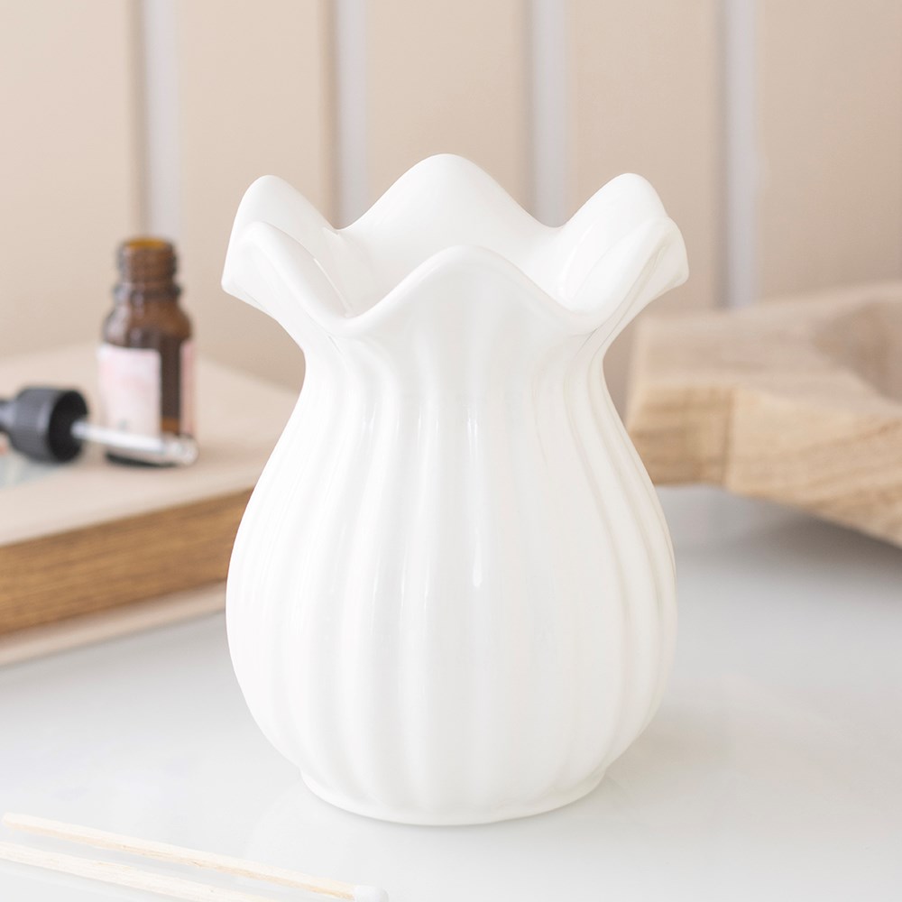 White Pleated Flare Ceramic Oil Burner