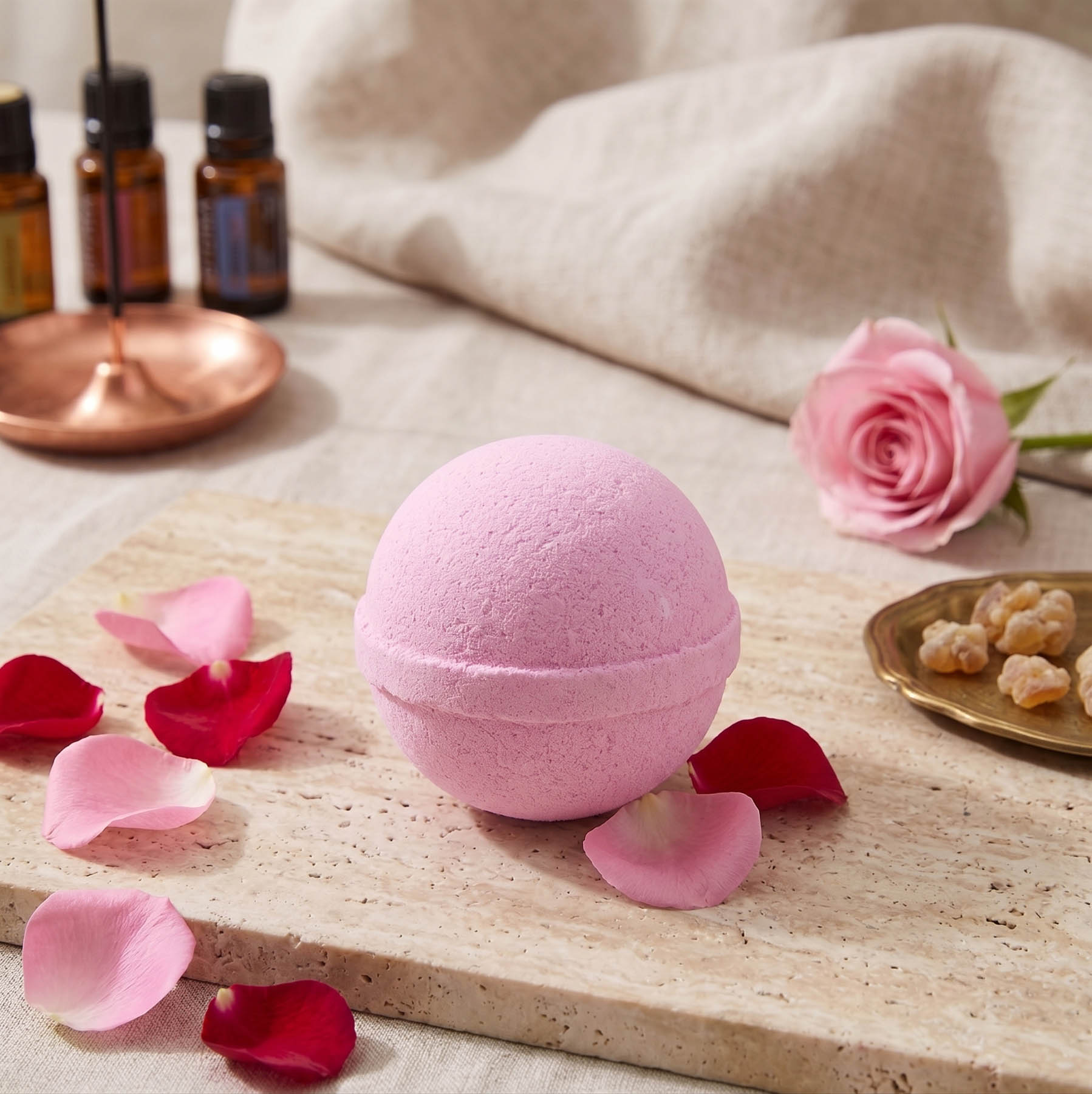 Essential Oil Bath Bomb - Frankincense & Rose (120g)
