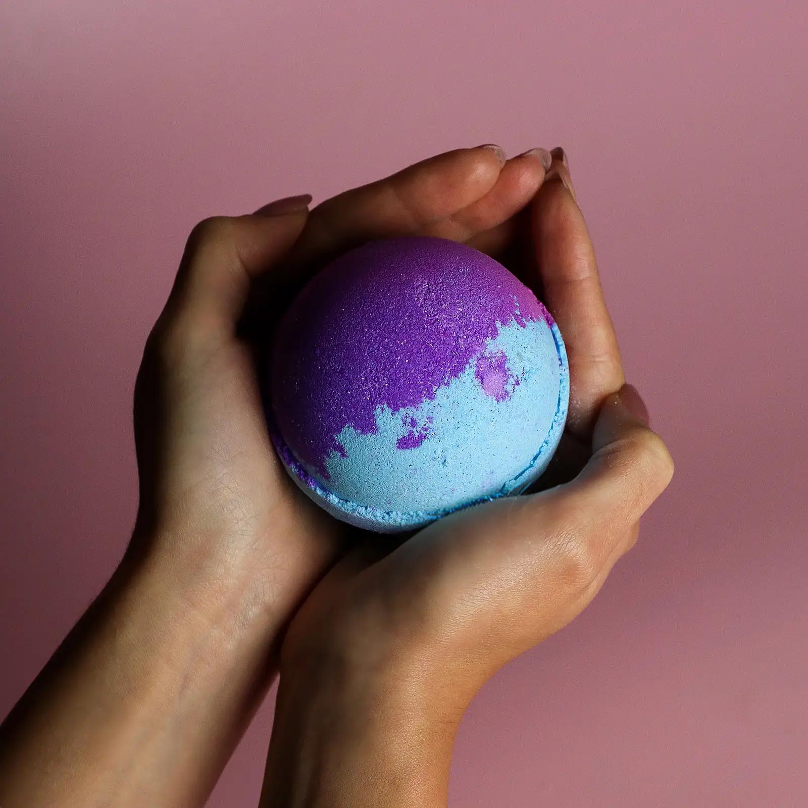 Amethyst Creed Jumbo Bath Bomb (250g)2