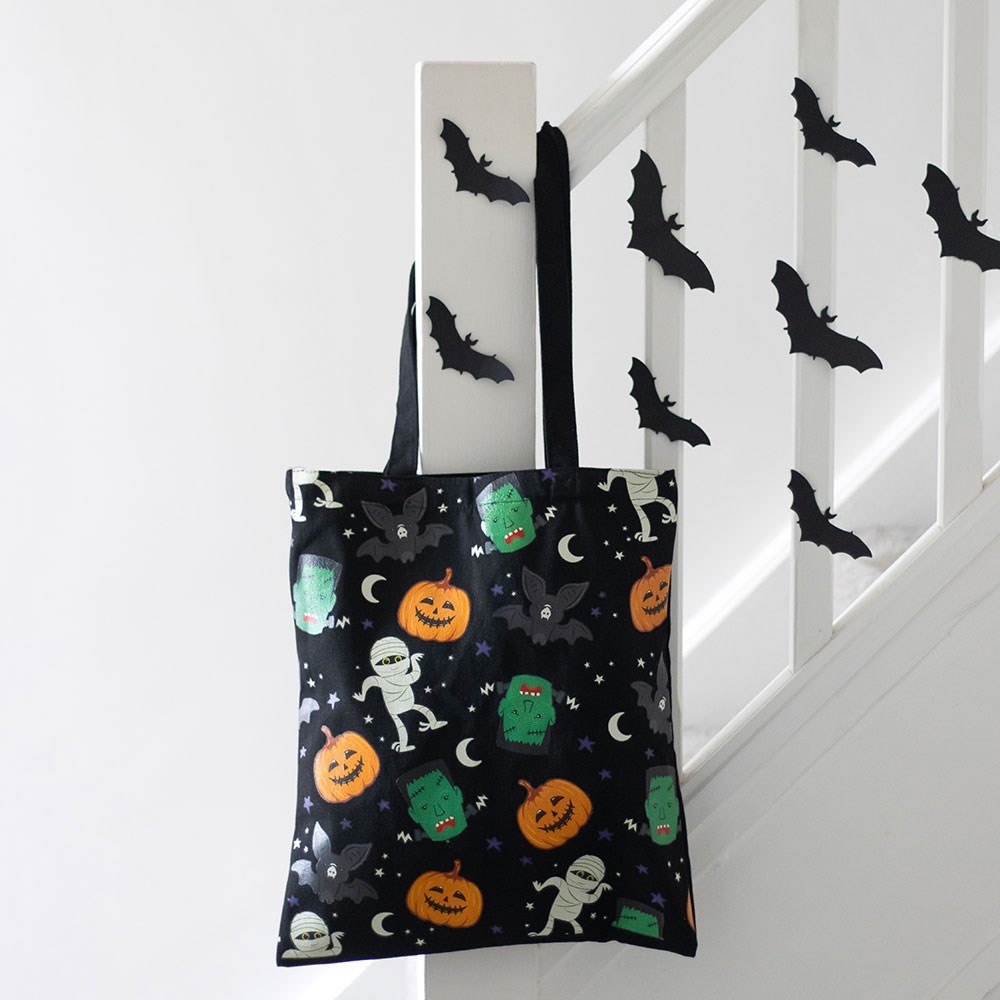 Monster Mash Print Halloween Tote Bag3