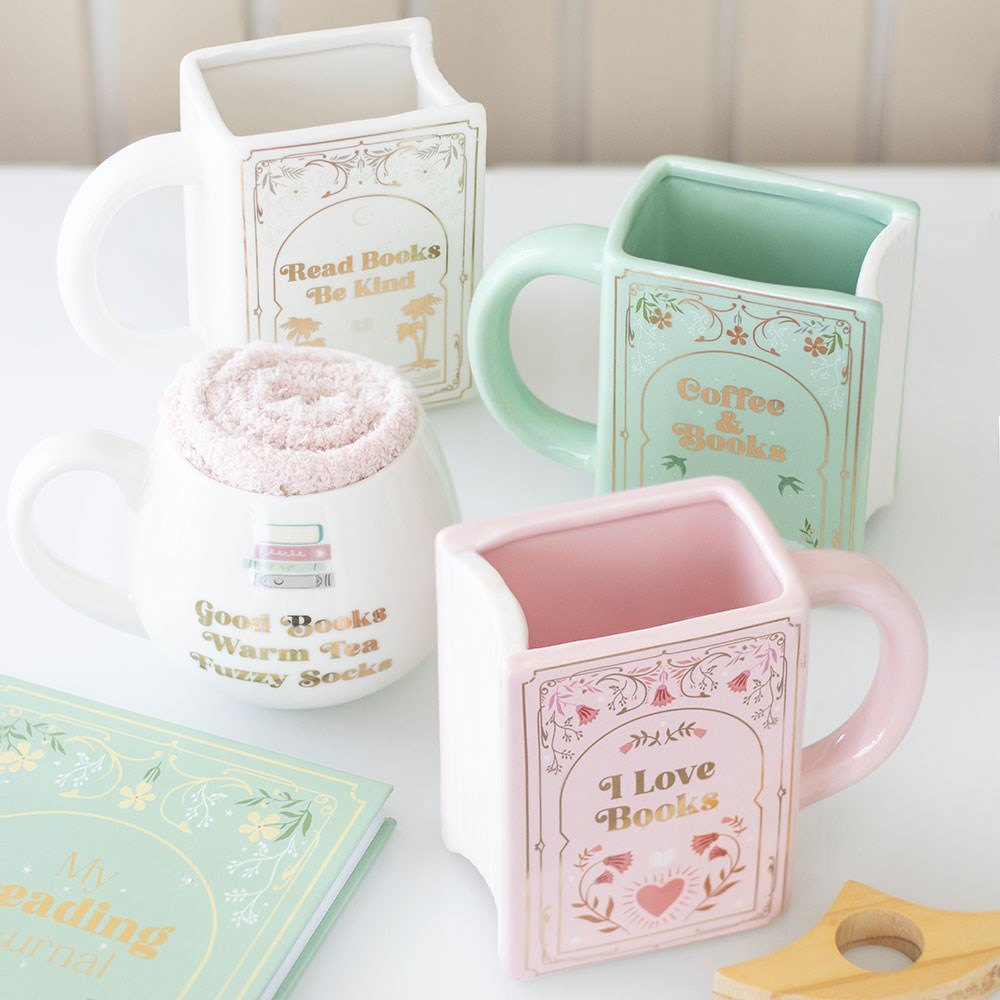 Good Books, Warm Socks, Hot Tea Mug & Socks Gift Set (450ml)4