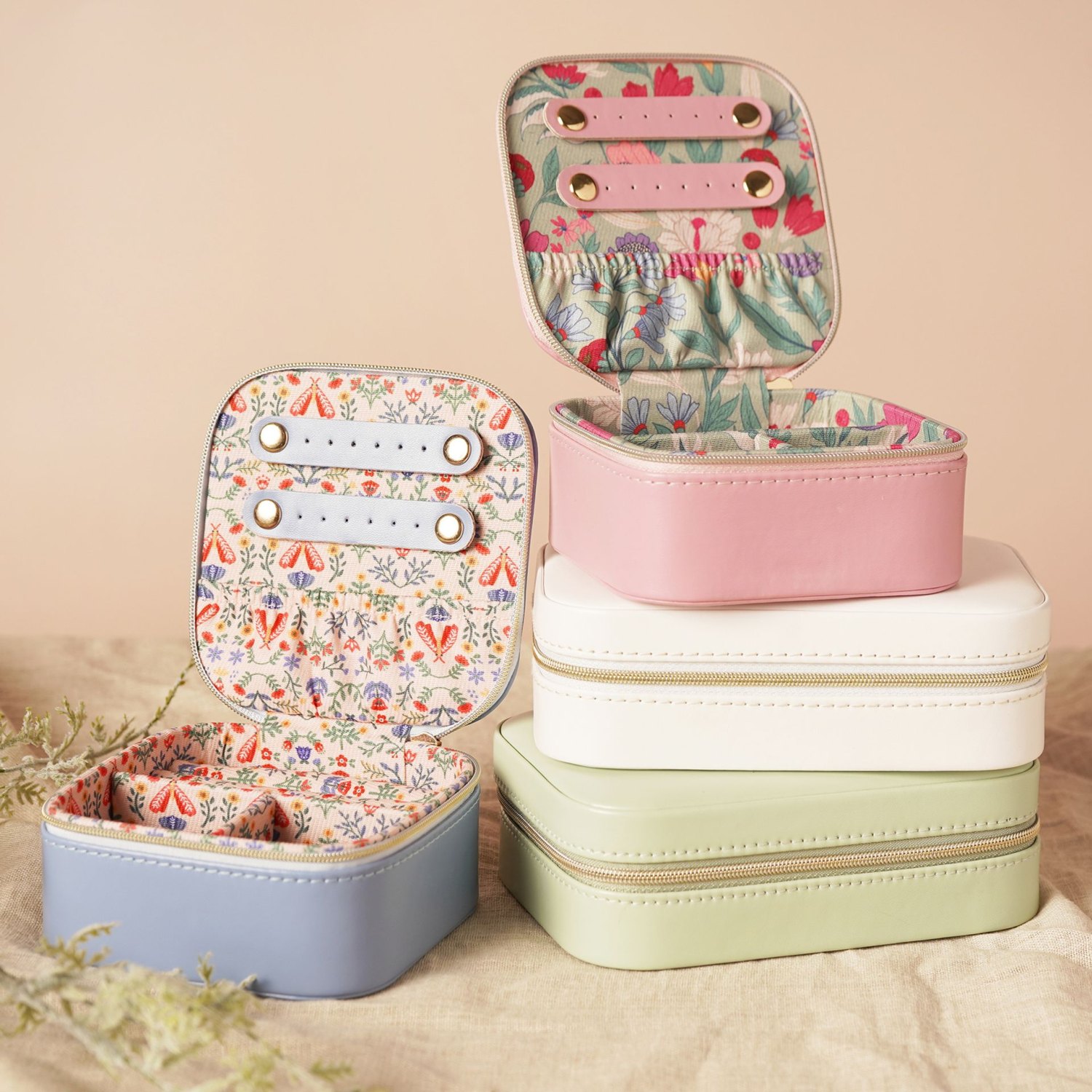 Sophia White & Blue Floral Jewellery Box6