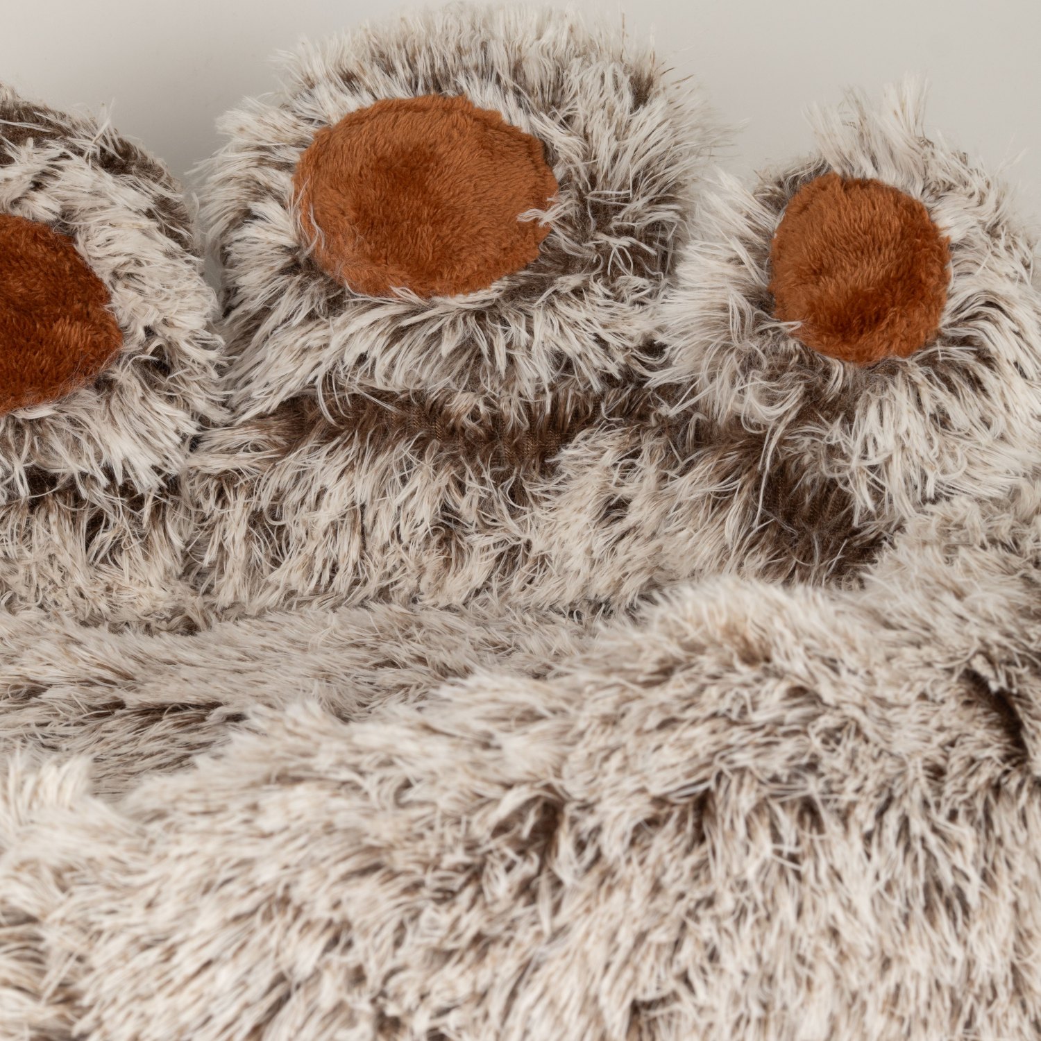 PAW Medium Big Paw Shaggy Plush Pet Bed – 60cm3