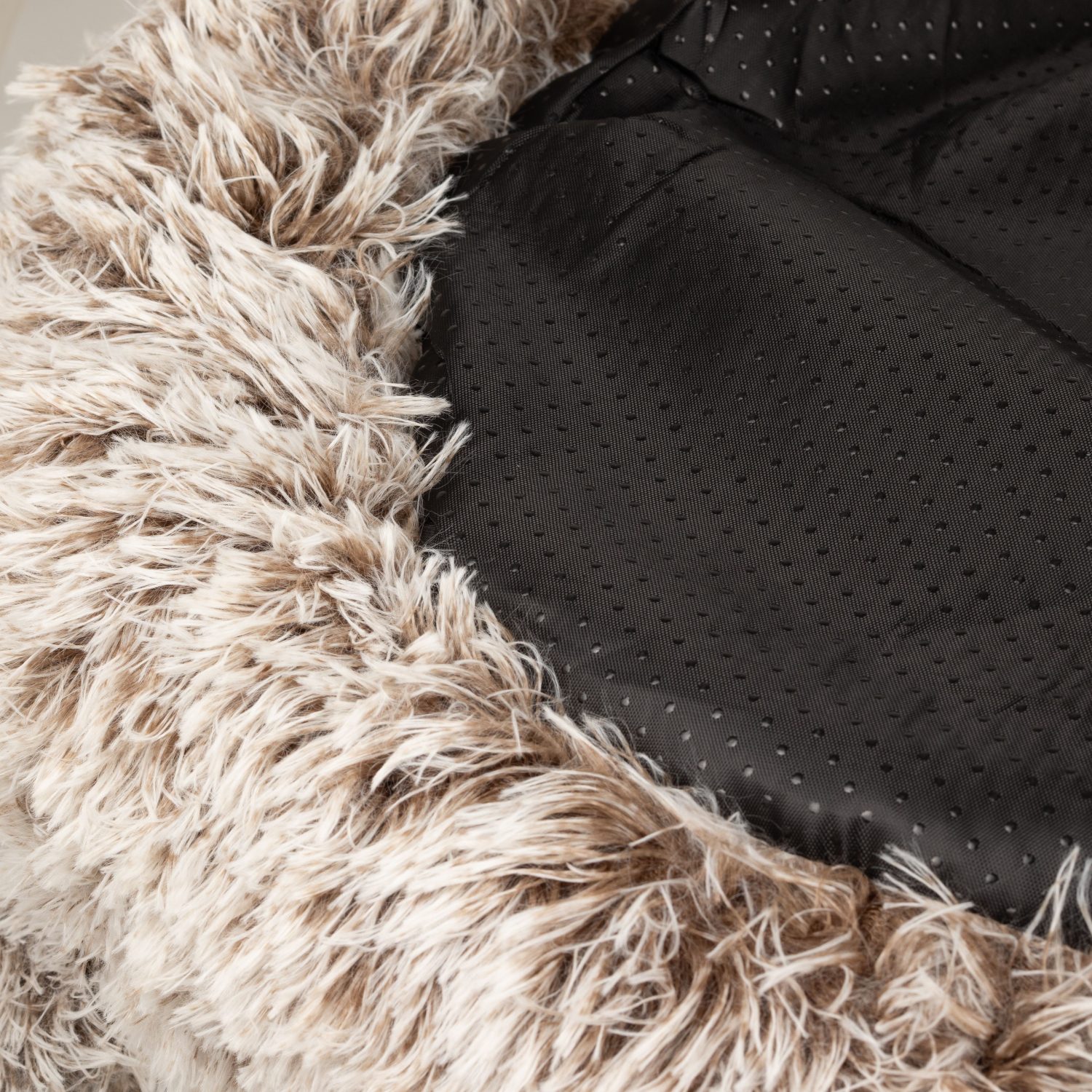 PAW Medium Big Paw Shaggy Plush Pet Bed – 60cm4