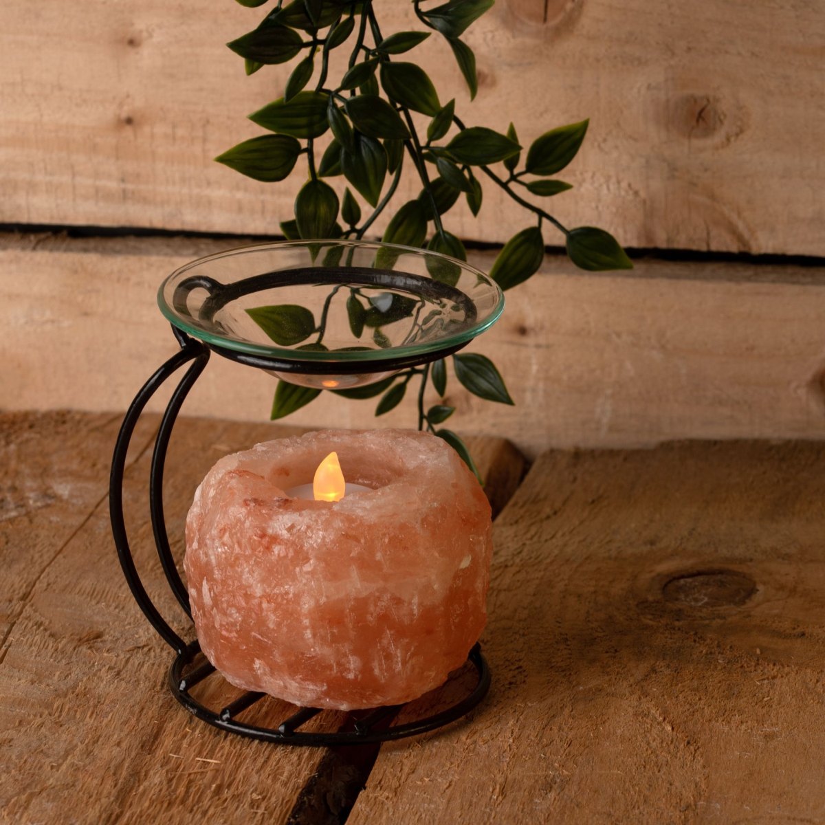 Hestia Himalayan Rock Salt Oil Burner on Metal Stand1