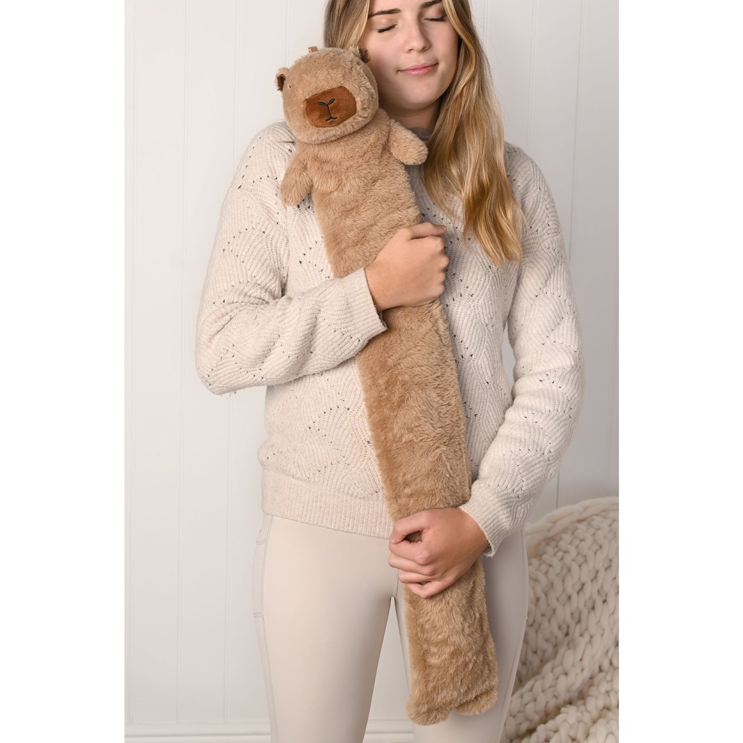 The Feel Good Club Capybara 1.7L Long Hot Water Bottle4