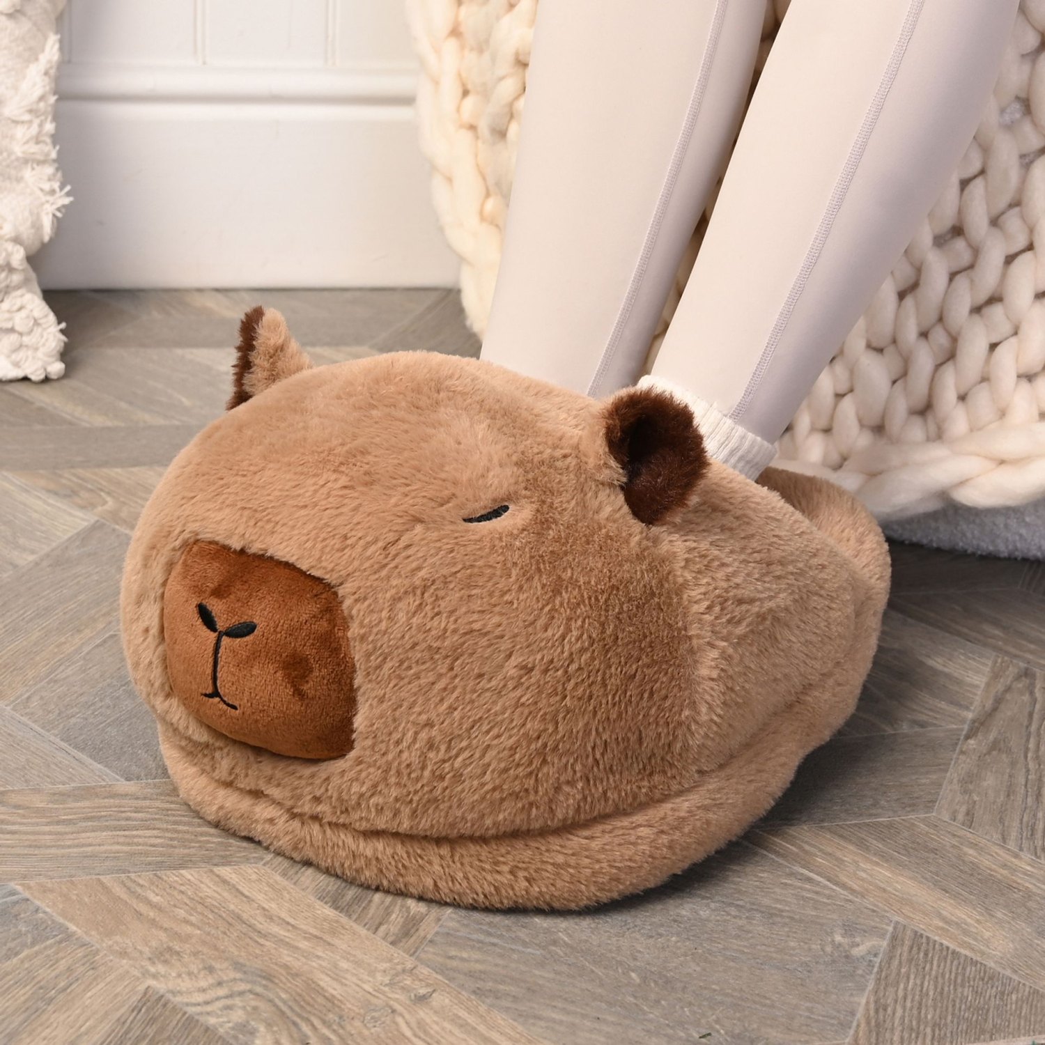 The Feel Good Club Capybara Cuddly Feet Warmer2