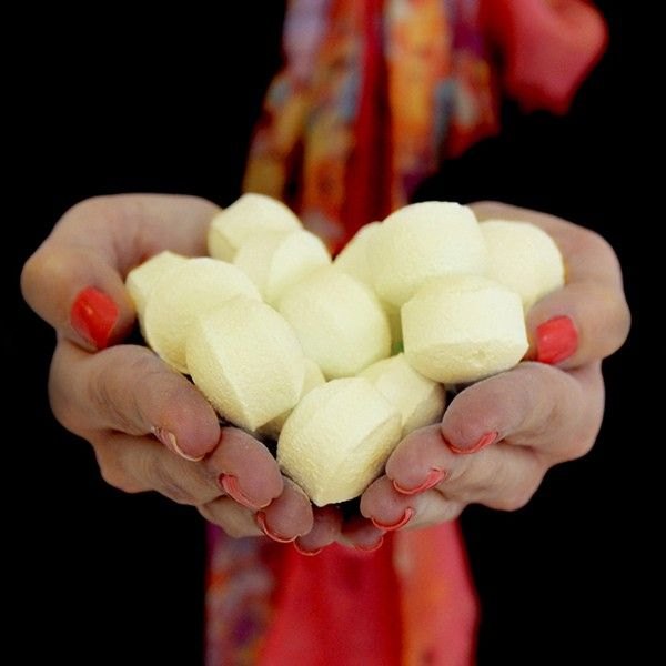 Vanilla Cupcake Chill Pills Mini Bath Bombs – 1.3kg Box1