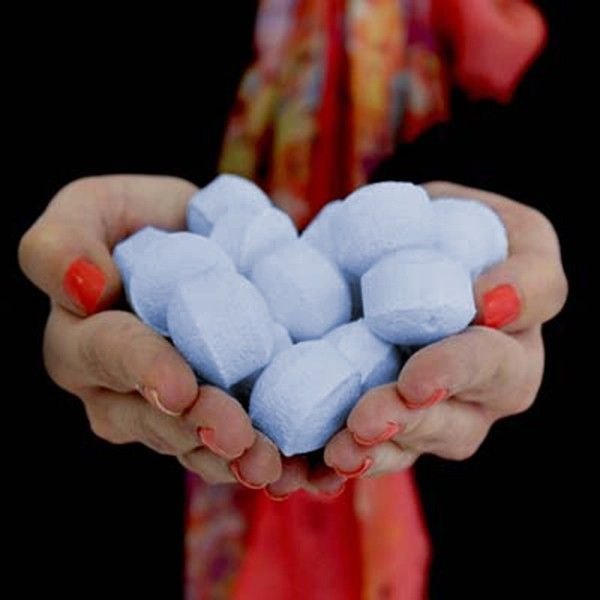 Bergamot & Lavender Chill Pills Mini Bath Bombs – 1.3kg Box2