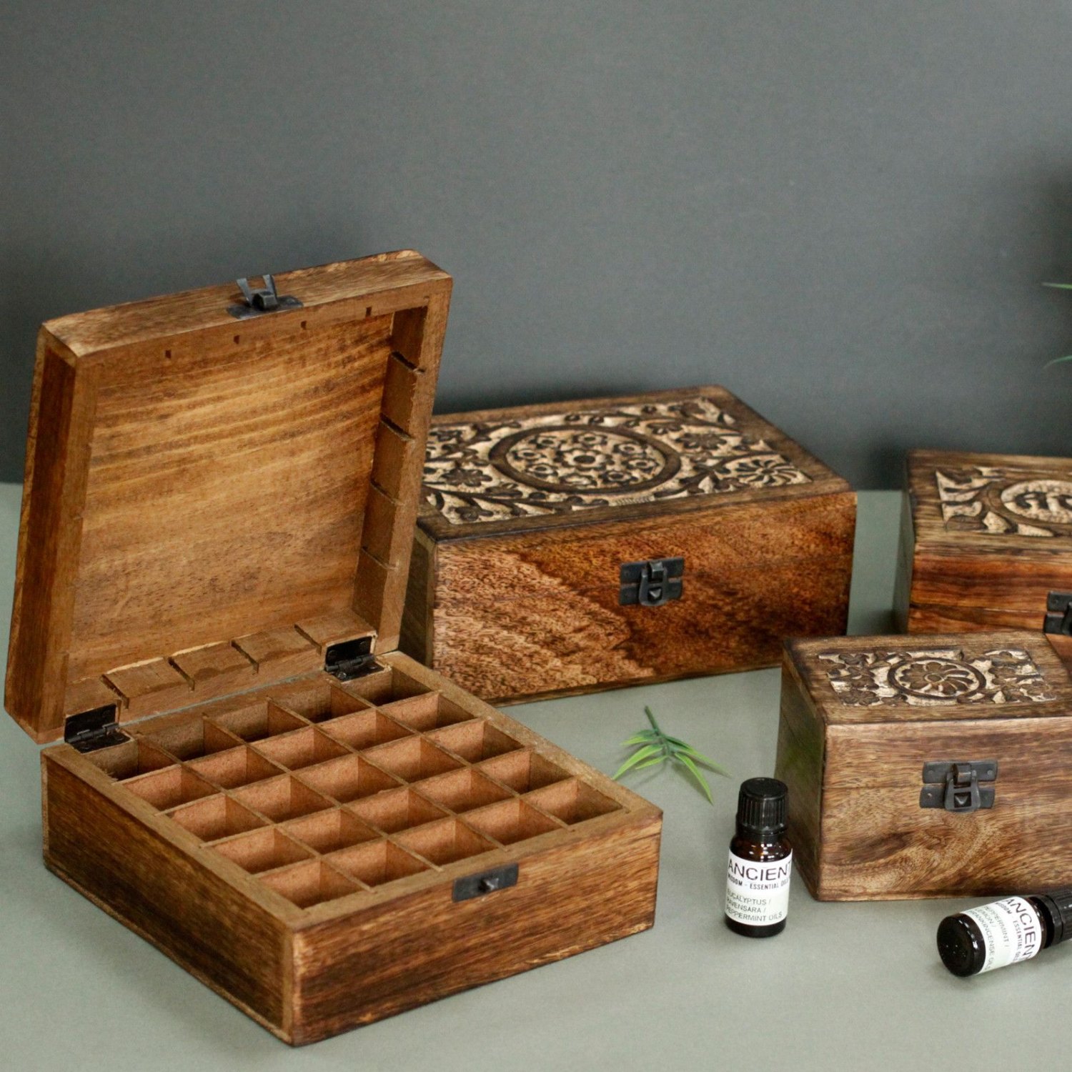 Floral Carved Mango Wood Aromatherapy Oil Storage Box – Holds 24+1 Bottles3