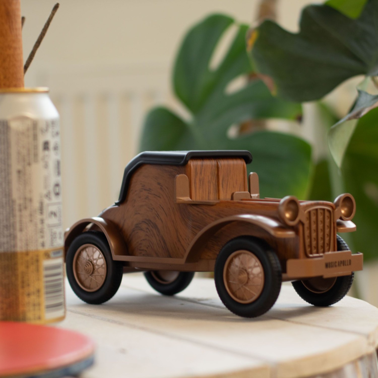Classic Vintage Car Bluetooth Speaker & Phone Holder – 5W9