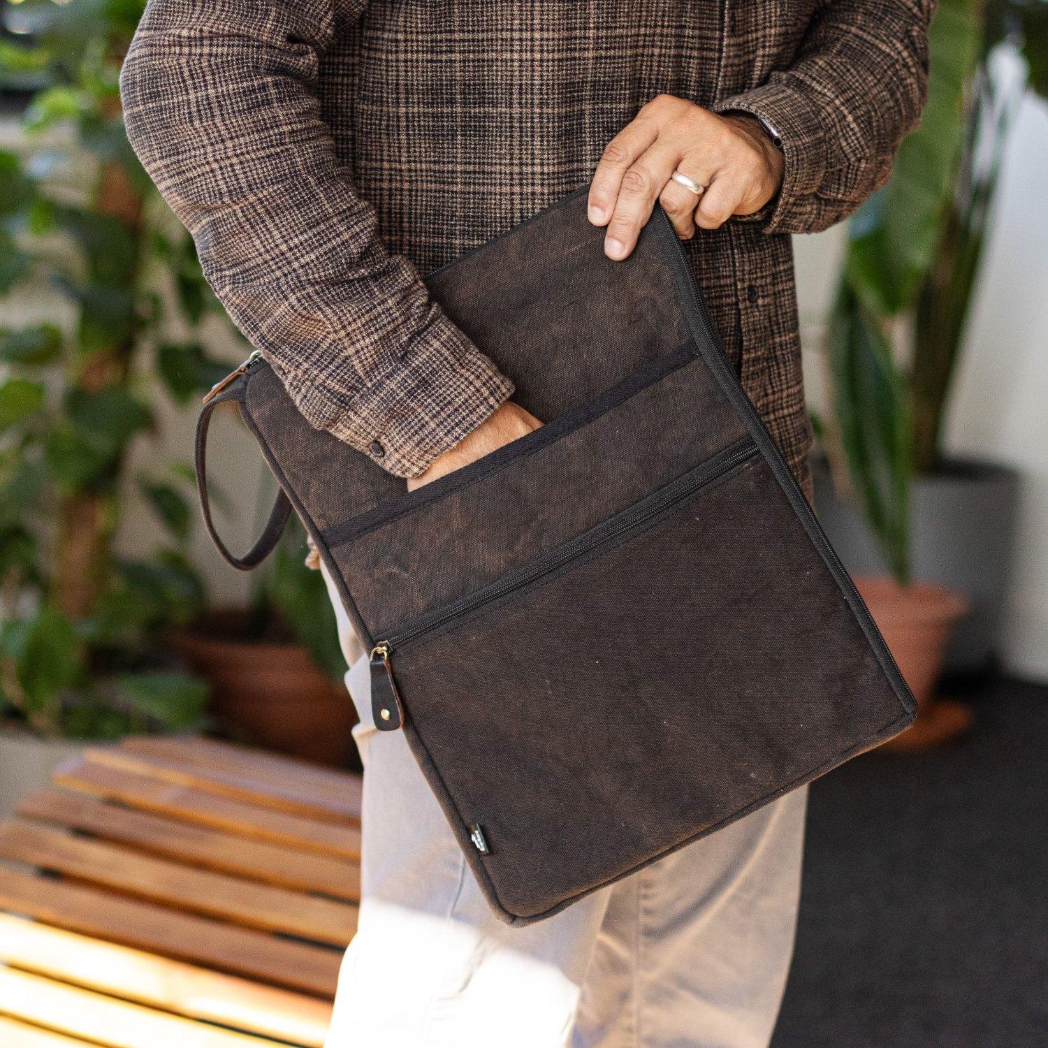 Hop Hare Charcoal Stonewash Large Laptop Pouch6