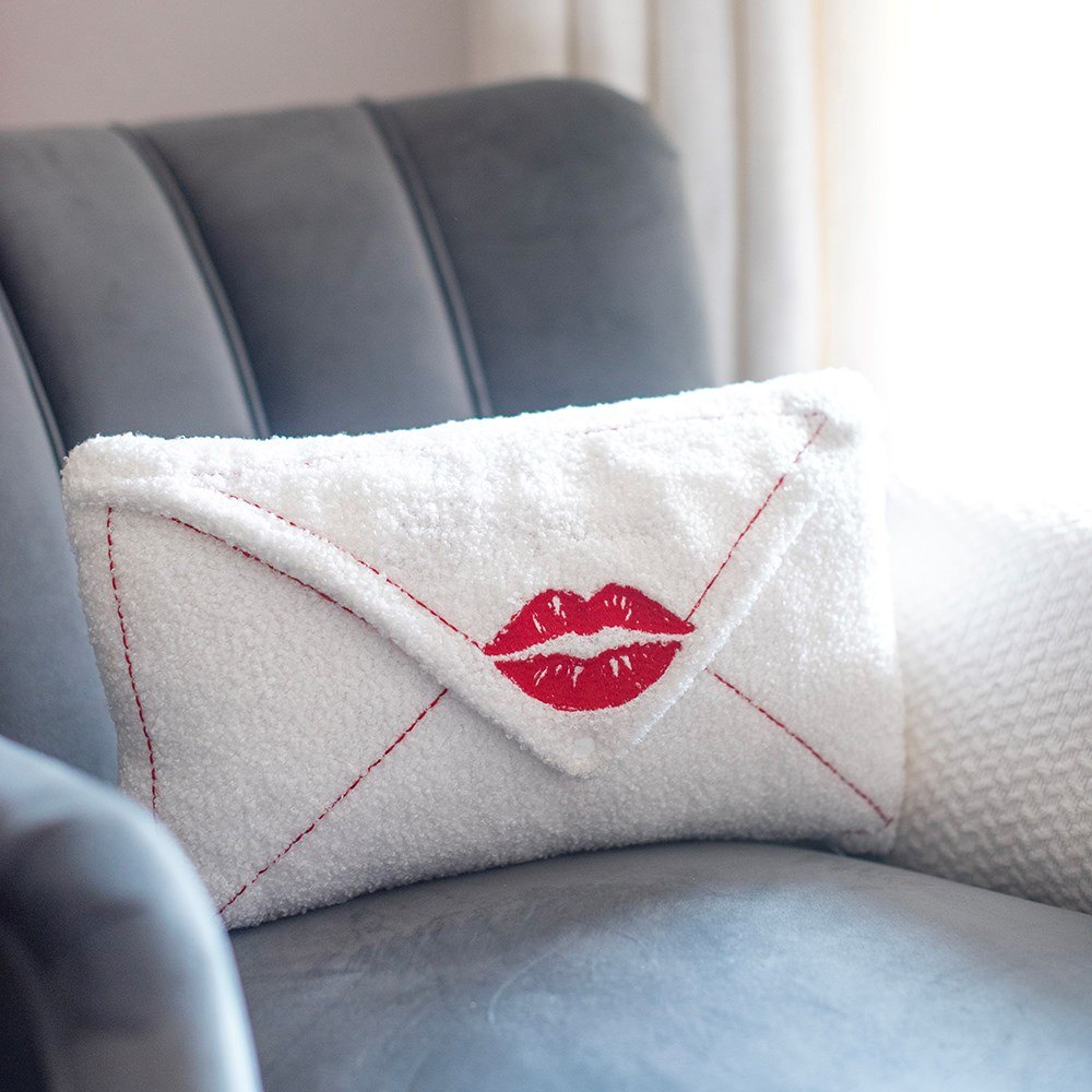 Kiss Kiss Envelope Bouclé Cushion3