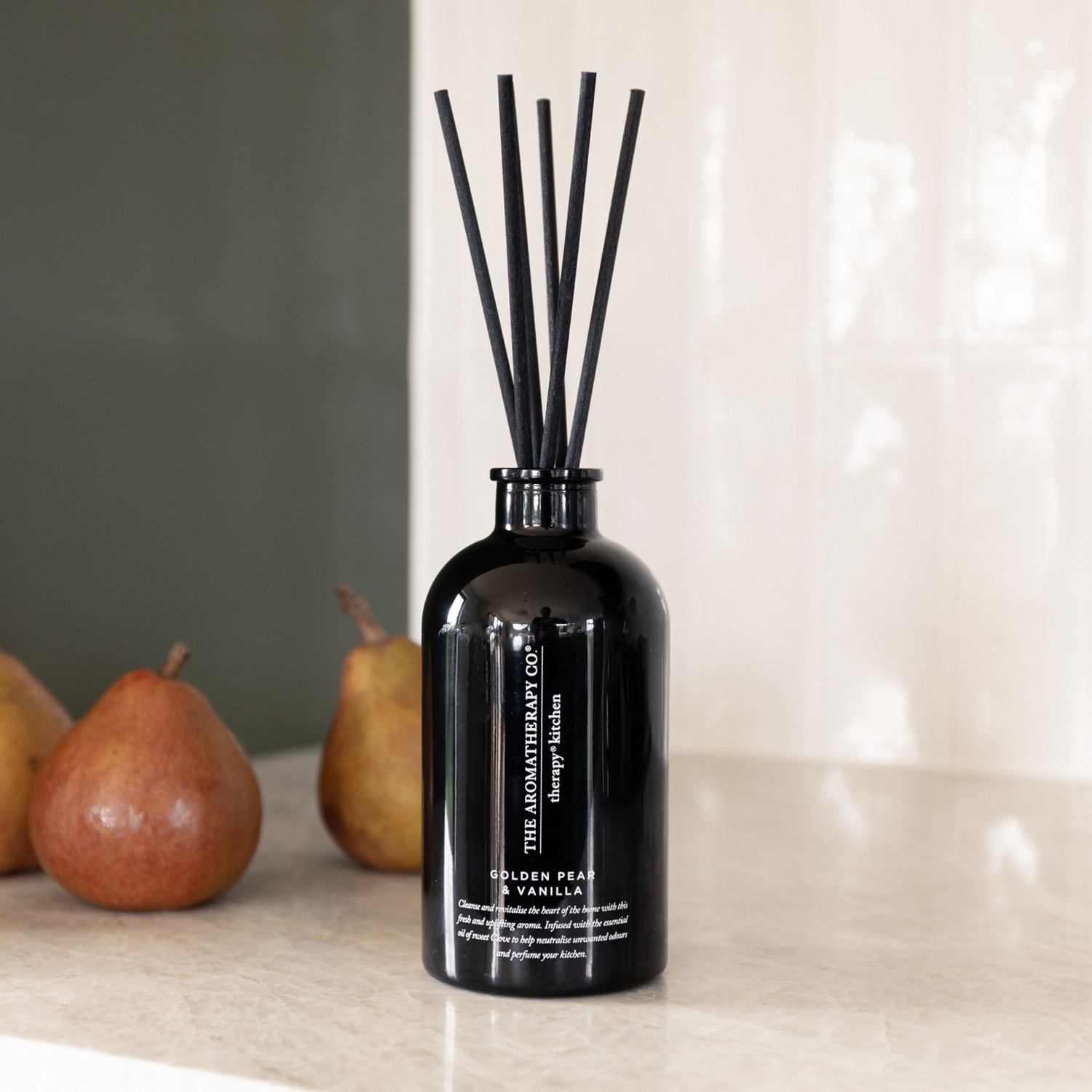 Therapy Kitchen Reed Diffuser – Golden Pear & Vanilla (250ml)3
